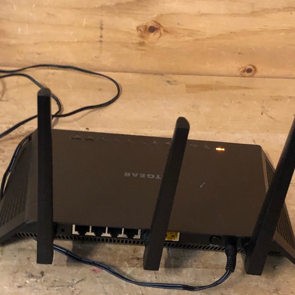 NETGEAR R6900P-100NAS Nighthawk AC1900 Dual Band WiFi Router with Power cord - Picture 5 of 15